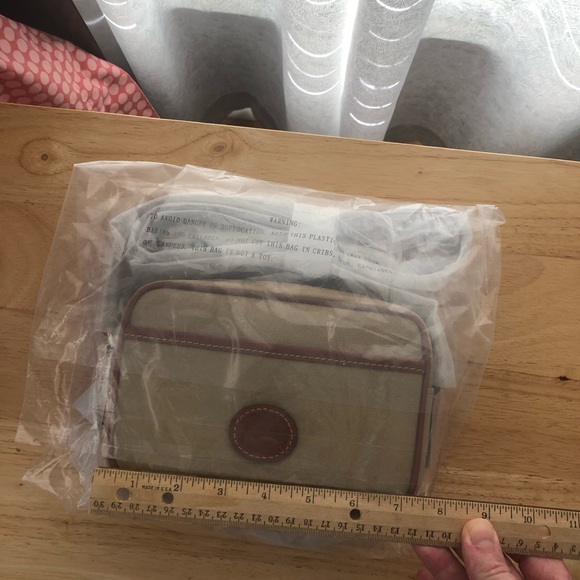 NWT Dooney & Bourke Khaki and Brown Italian Nylon Leather Camera Crossbody Bag - Picture 3 of 9